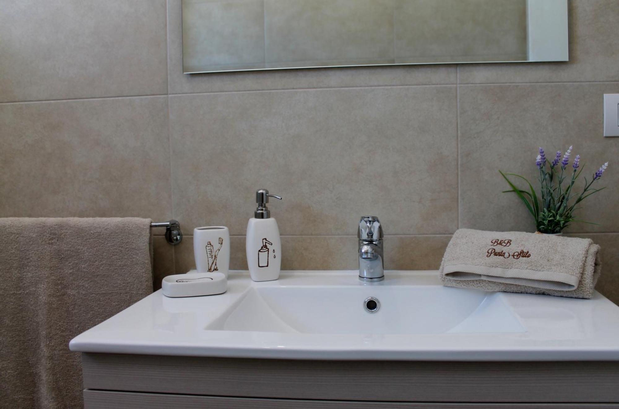B&B Punta Stilo Торре-Сан-Джованні-Удженто Екстер'єр фото
